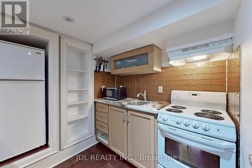 Bsmt - 88 Lawrence Avenue E, Toronto, ON - Indoor Photo Showing Kitchen