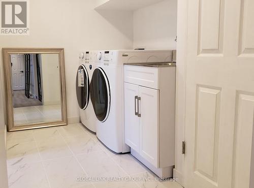 76 Muirhead Crescent, Richmond Hill, ON - Indoor Photo Showing Laundry Room