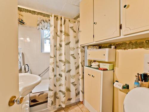 Salle de bains - 13  - 15 Rue Hall, Sherbrooke (Fleurimont), QC - Indoor Photo Showing Bathroom