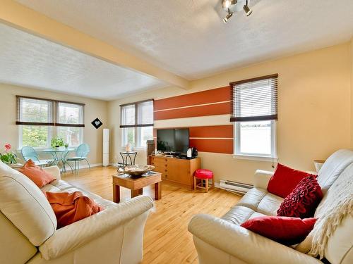 Salon - 13  - 15 Rue Hall, Sherbrooke (Fleurimont), QC - Indoor Photo Showing Living Room