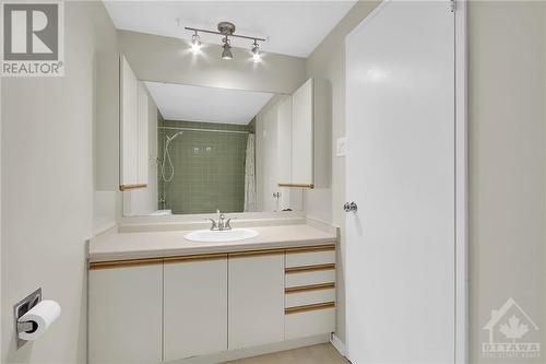 1485 Baseline Road Unit#210, Ottawa, ON - Indoor Photo Showing Bathroom