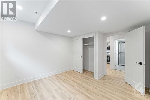 120 Glynn Avenue Unit#B, Ottawa, ON - Indoor Photo Showing Other Room