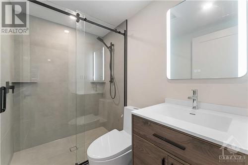 120 Glynn Avenue Unit#B, Ottawa, ON - Indoor Photo Showing Bathroom