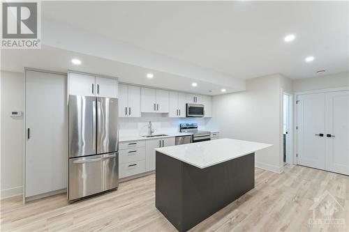 120 Glynn Avenue Unit#B, Ottawa, ON - Indoor Photo Showing Kitchen With Stainless Steel Kitchen