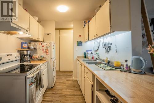 105 282 N Broadway Avenue, Williams Lake, BC - Indoor Photo Showing Kitchen With Double Sink