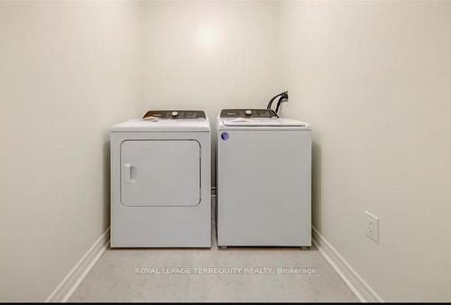 1213 Drinkle Cres, Oshawa, ON - Indoor Photo Showing Laundry Room