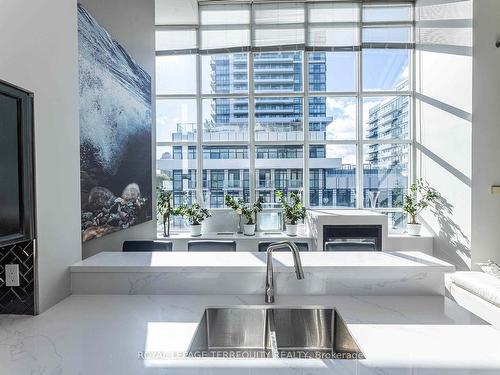 210-300 Manitoba St, Toronto, ON - Indoor Photo Showing Kitchen