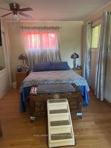 7 Chestnut St, Norfolk, ON - Indoor Photo Showing Bedroom