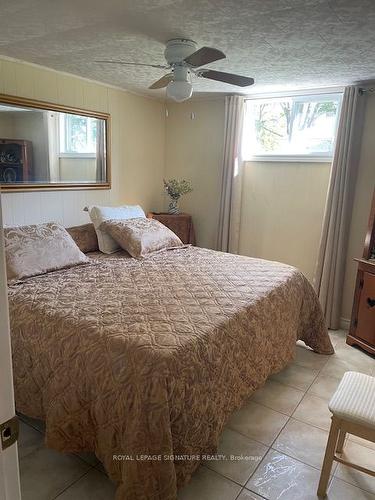 7 Chestnut St, Norfolk, ON - Indoor Photo Showing Bedroom