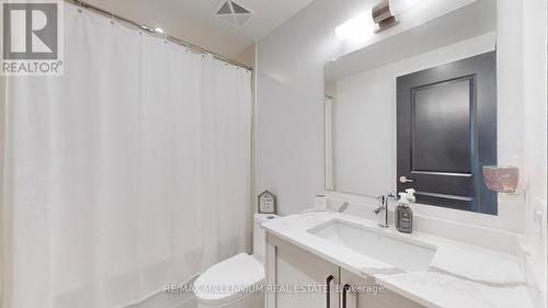 1709 - 20 Gatineau Drive, Vaughan, ON - Indoor Photo Showing Bathroom