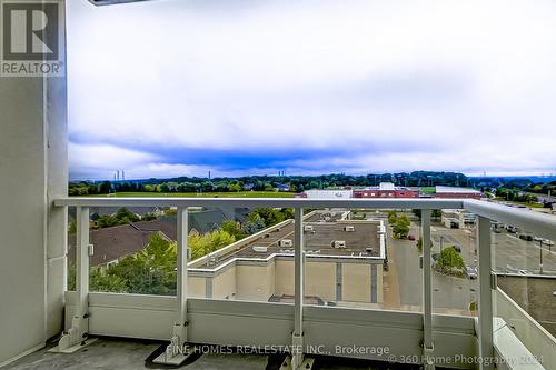 712 - 8 Beverley Glen Boulevard, Vaughan, ON - Outdoor With View