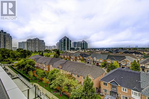 712 - 8 Beverley Glen Boulevard, Vaughan, ON - Outdoor With View