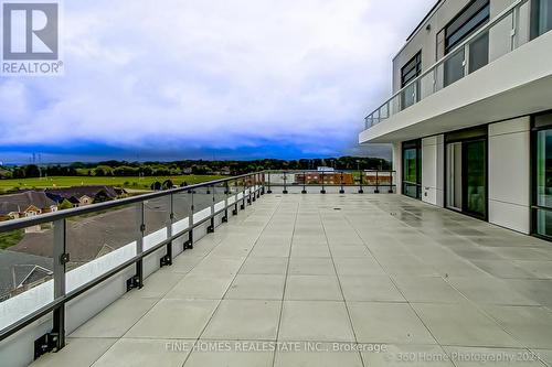 712 - 8 Beverley Glen Boulevard, Vaughan, ON - Outdoor With View With Exterior