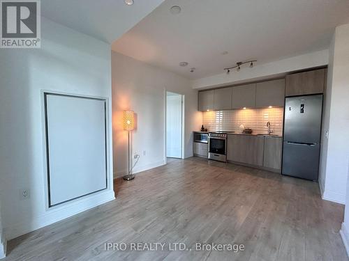 1404 - 65 Annie Craig Drive, Toronto, ON - Indoor Photo Showing Kitchen