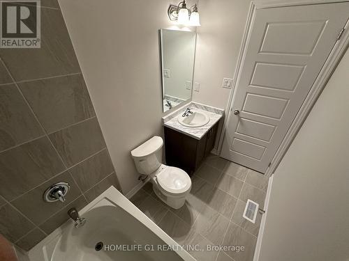 134 - 677 Park Road N, Brantford, ON - Indoor Photo Showing Bathroom