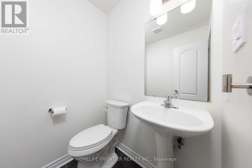 139 Maroon Drive, Richmond Hill, ON - Indoor Photo Showing Bathroom