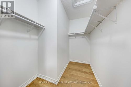 139 Maroon Drive, Richmond Hill, ON - Indoor With Storage