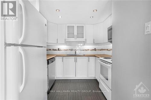 301 - 1005 Laurier Street, Clarence-Rockland, ON - Indoor Photo Showing Kitchen