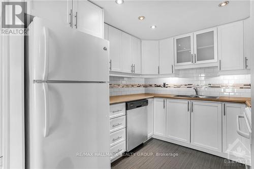 301 - 1005 Laurier Street, Clarence-Rockland, ON - Indoor Photo Showing Kitchen With Double Sink