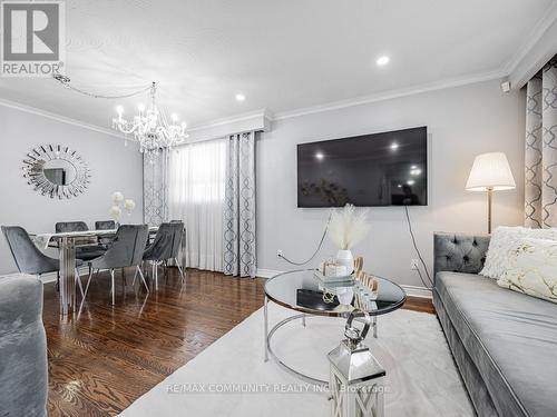 34 Alpaca Drive, Toronto, ON - Indoor Photo Showing Living Room