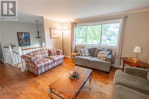 17025 Vincent Hubert Road, North Stormont, ON - Indoor Photo Showing Living Room