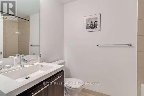 1706 - 25 Broadway Avenue, Toronto, ON - Indoor Photo Showing Bathroom