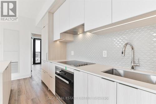 1007 - 123 Portland Street, Toronto, ON - Indoor Photo Showing Kitchen With Upgraded Kitchen