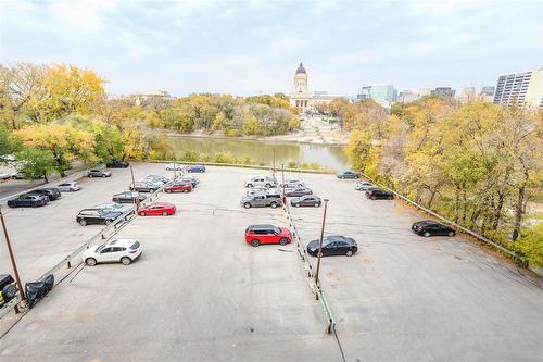 503 71 Roslyn Road, Winnipeg, MB - Outdoor With View