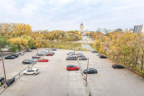 503 71 Roslyn Road, Winnipeg, MB - Outdoor With View