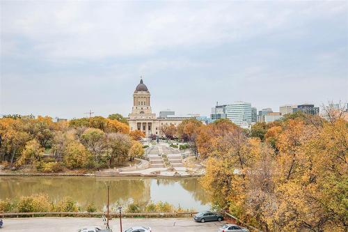 503 71 Roslyn Road, Winnipeg, MB - Outdoor With View