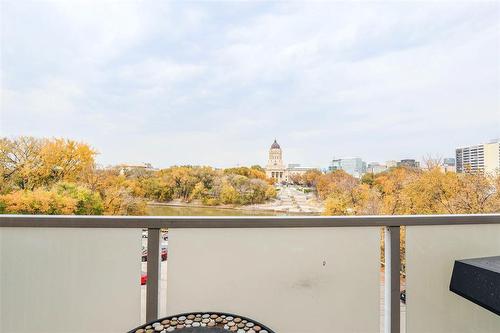 503 71 Roslyn Road, Winnipeg, MB - Outdoor With Balcony With View