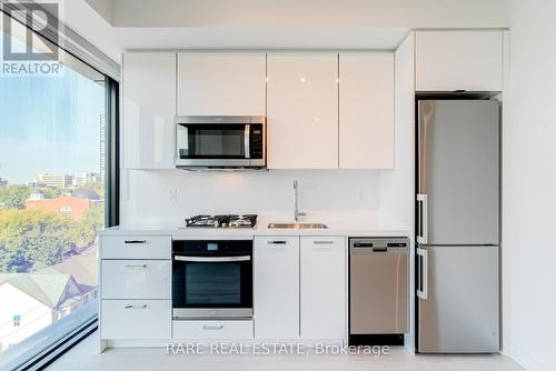 619 - 195 Mccaul Street, Toronto, ON - Indoor Photo Showing Kitchen