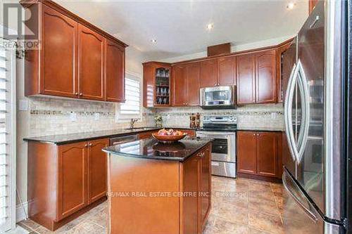 4690 Huffman Road, Burlington, ON - Indoor Photo Showing Kitchen