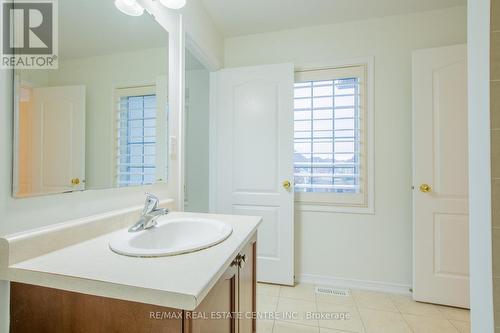 4690 Huffman Road, Burlington, ON - Indoor Photo Showing Bathroom