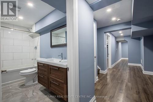 4690 Huffman Road, Burlington, ON - Indoor Photo Showing Bathroom