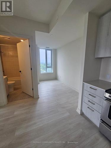 802 - 8010 Derry Road, Milton, ON - Indoor Photo Showing Kitchen