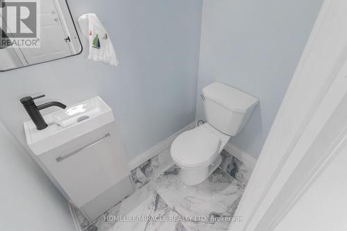 82 Shelby Avenue, Hamilton, ON - Indoor Photo Showing Bathroom