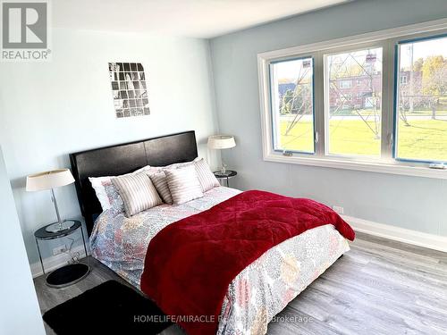 82 Shelby Avenue, Hamilton, ON - Indoor Photo Showing Bedroom