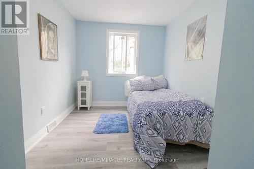 82 Shelby Avenue, Hamilton, ON - Indoor Photo Showing Bedroom