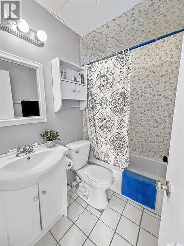 17 White Poplar Crescent, Candle Lake, SK - Indoor Photo Showing Bathroom