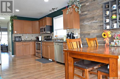 439 Coad Manor, Saskatoon, SK - Indoor Photo Showing Kitchen