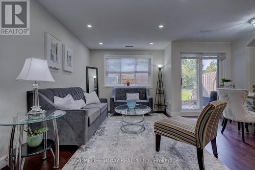 40 - 2001 Bonnymede Drive, Mississauga, ON - Indoor Photo Showing Living Room