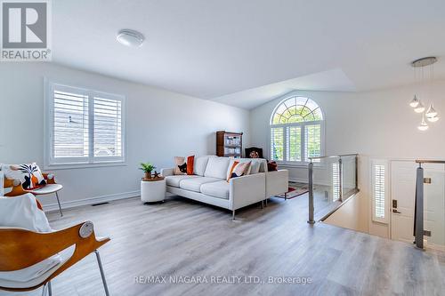 118 Colbeck Drive, Welland, ON - Indoor Photo Showing Living Room