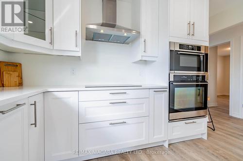 118 Colbeck Drive, Welland, ON - Indoor Photo Showing Kitchen