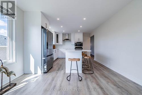 118 Colbeck Drive, Welland, ON - Indoor Photo Showing Kitchen