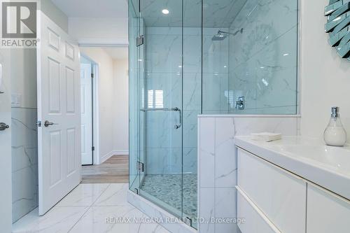 118 Colbeck Drive, Welland, ON - Indoor Photo Showing Bathroom