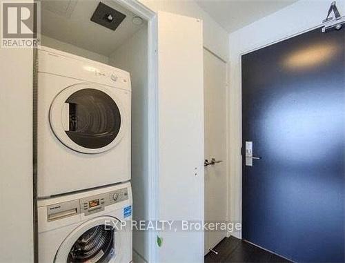 2503 - 290 Adelaide Street W, Toronto, ON - Indoor Photo Showing Laundry Room