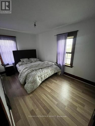 6399 Thorold Stone Road, Niagara Falls, ON - Indoor Photo Showing Bedroom