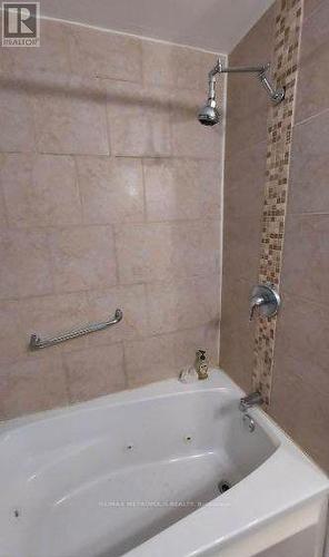 6399 Thorold Stone Road, Niagara Falls, ON - Indoor Photo Showing Bathroom