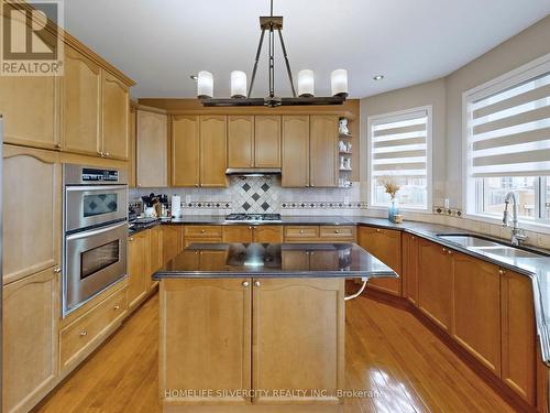 4 Farad Court, Brampton, ON - Indoor Photo Showing Kitchen With Double Sink